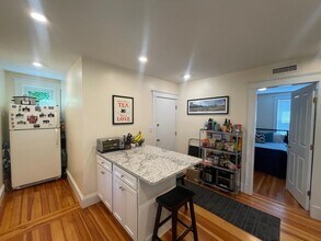 26 Ashland St, Unit 1 in Somerville, MA - Building Photo - Building Photo