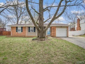 33 Vanderbilt Pl in O'Fallon, IL - Building Photo