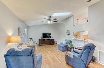 2462 Briar Oak Cir in Sarasota, FL - Building Photo - Building Photo