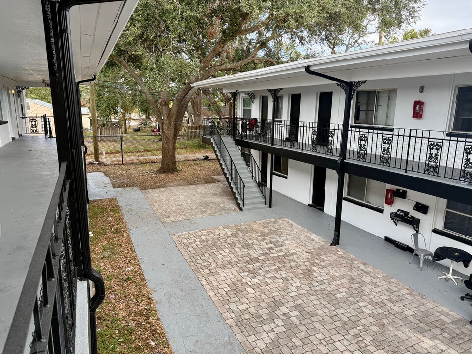 3433 3rd Ave S in St. Petersburg, FL - Foto de edificio