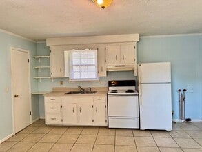 1527 Madison St in Clarksville, TN - Building Photo - Building Photo