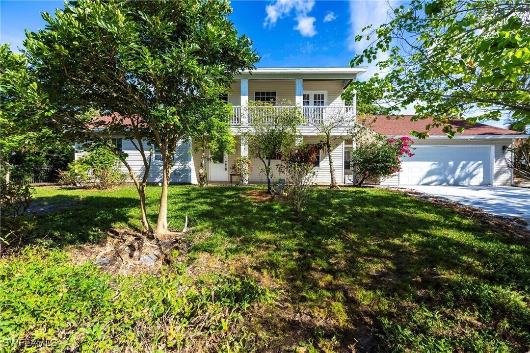 1912 Sheffield Ave in Marco Island, FL - Building Photo