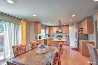 6946 Axis St SE in Lacey, WA - Building Photo - Building Photo