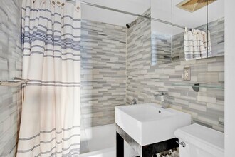 325 E 5th St in New York, NY - Building Photo - Building Photo