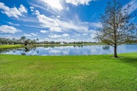 580 Avellino Isles Cir in Naples, FL - Foto de edificio - Building Photo