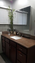 5021 W 62nd St in Los Angeles, CA - Building Photo - Building Photo