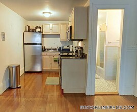 1071 Beacon St in Brookline, MA - Building Photo - Building Photo