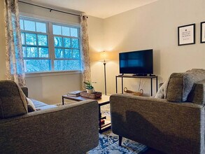 19 Curt Blvd in Saratoga Springs, NY - Building Photo - Building Photo