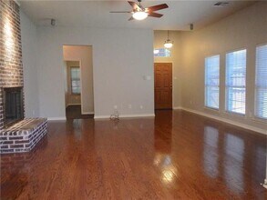 7656 Lancaster Gate in Frisco, TX - Foto de edificio - Building Photo