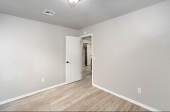 206 Barrett Pl in Edmond, OK - Building Photo - Building Photo