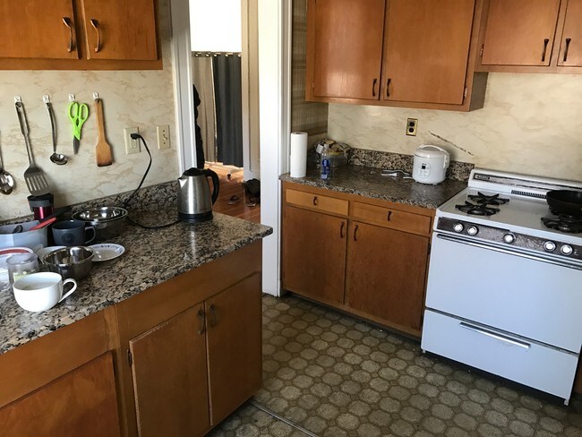 86 Maple St-Unit -1 in Malden, MA - Building Photo - Building Photo