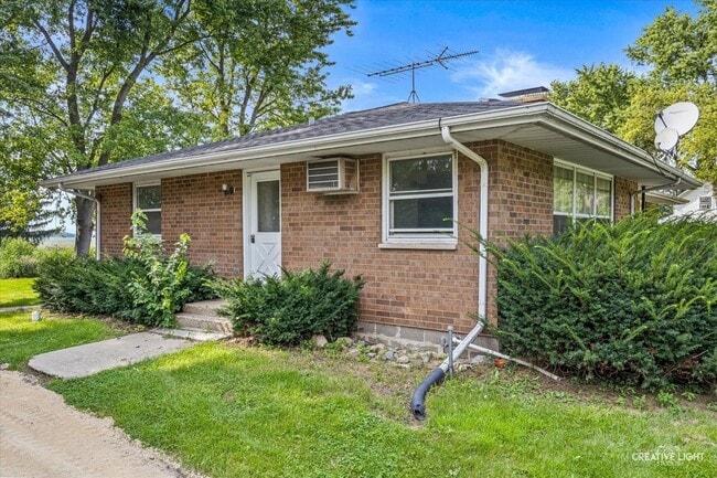 property at 8N486 Thomas Rd