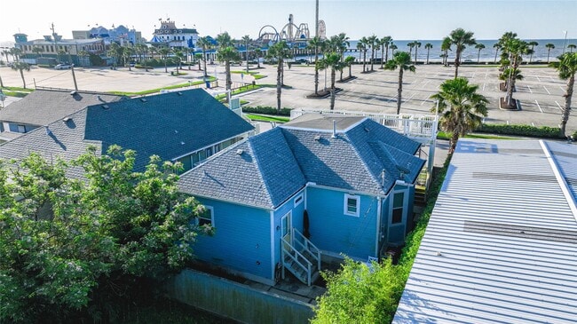 2610 Ave Q 1/2 in Galveston, TX - Building Photo - Building Photo