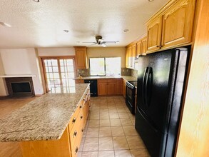 6198 Amethyst Ave in Rancho Cucamonga, CA - Building Photo - Building Photo