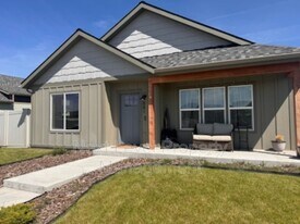 881 S Camas Ln in Kalispell, MT - Building Photo