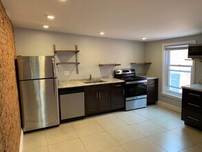 1702 W Girard Ave, Unit 3 in Philadelphia, PA - Building Photo - Building Photo