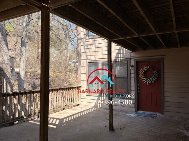 402 N Fredericksburg St in San Marcos, TX - Building Photo - Building Photo