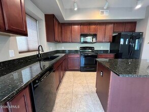 2150 W Alameda Dr in Phoenix, AZ - Building Photo - Building Photo