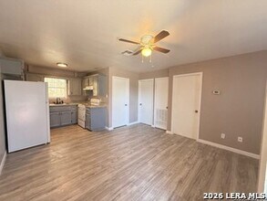 1405 Donaldson Ave in San Antonio, TX - Building Photo - Building Photo