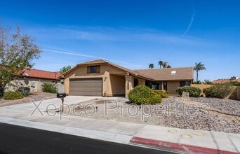 43922 Warner Trail in Palm Desert, CA - Building Photo - Building Photo