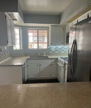 836 Calle Los Gatos in Camarillo, CA - Building Photo - Building Photo