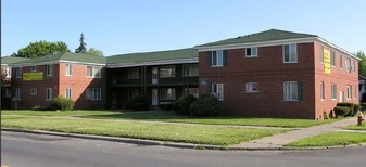 Morang Manor Apartment in Detroit, MI - Building Photo