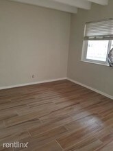 100 Cascade Ln-Unit -Apt 3 in West Palm Beach, FL - Building Photo - Building Photo