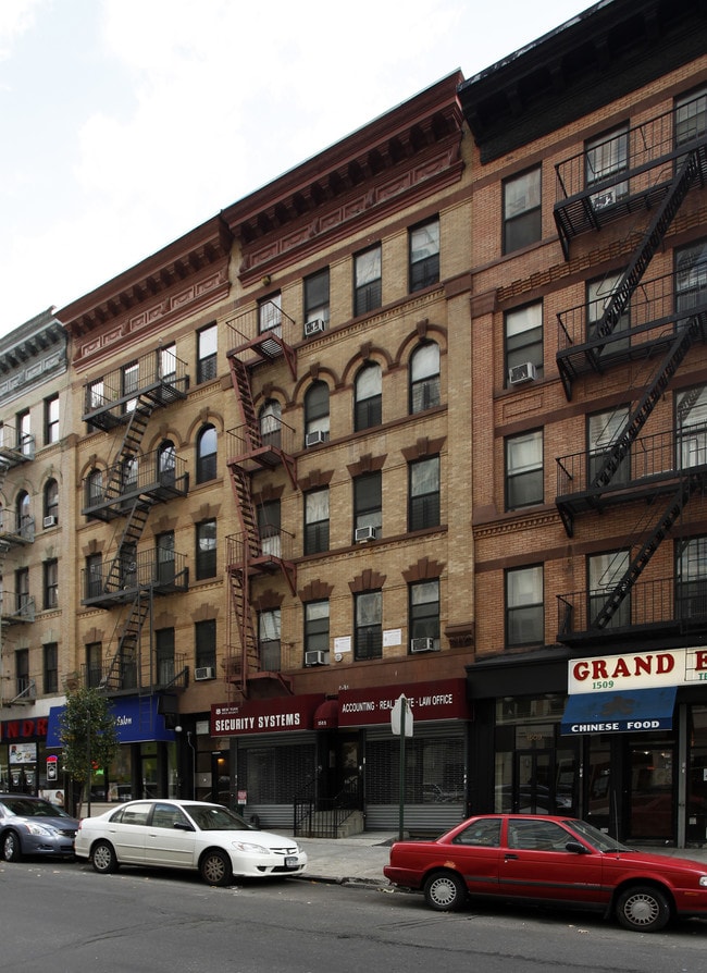 1511 Lexington Ave in New York, NY - Foto de edificio - Building Photo