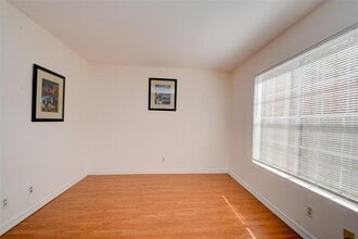 5550 N Braeswood Blvd, Unit 137 in Houston, TX - Building Photo - Building Photo