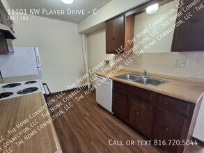 11101 NW Player Dr in Parkville, MO - Building Photo - Building Photo