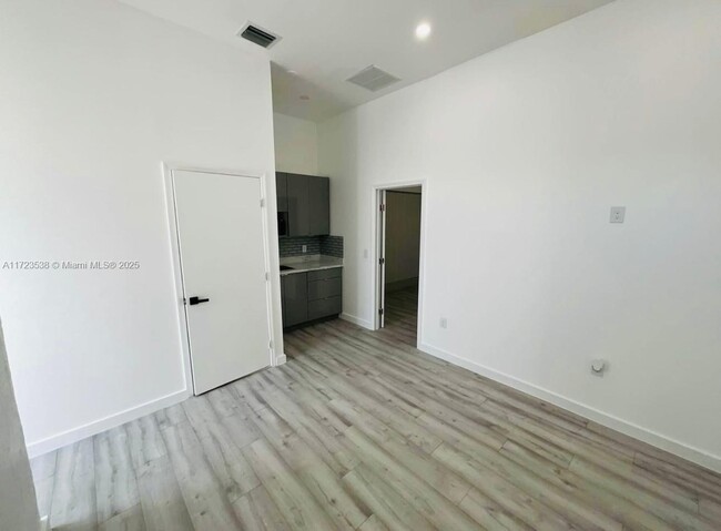 11100 SW 145th Ave in Miami, FL - Building Photo - Building Photo