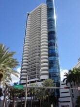 6301 Collins Ave, Unit # 2208 in Miami Beach, FL - Building Photo - Building Photo