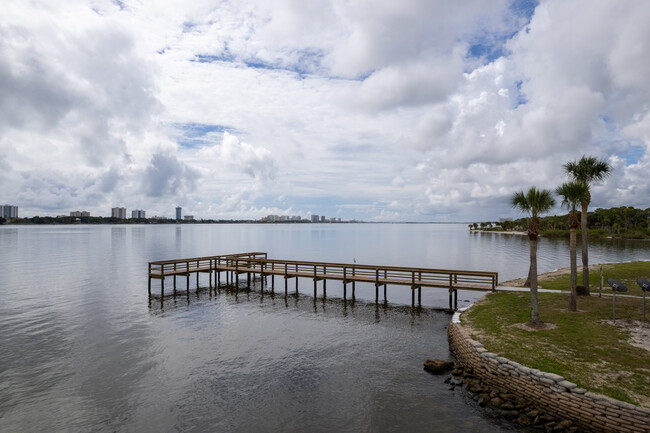 12th & Beach Apartments in Daytona Beach, FL - Building Photo - Building Photo