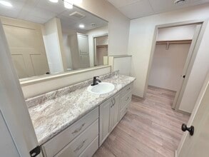 1101 S Lawler St, Unit 4 in Mitchell, SD - Building Photo - Building Photo