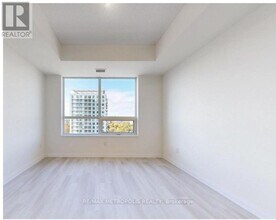 3260 Sheppard Ave E in Toronto, ON - Building Photo - Building Photo