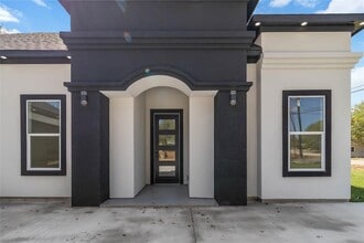 103 Kawainui Ln in Bastrop, TX - Building Photo - Building Photo