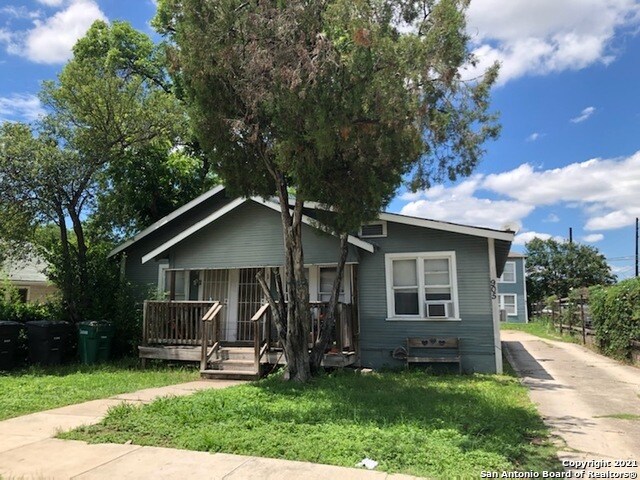 905 W Lynwood Ave-Unit -2 in San Antonio, TX - Building Photo