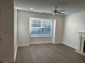 8 Saint Ives Dr in Savannah, GA - Foto de edificio - Building Photo