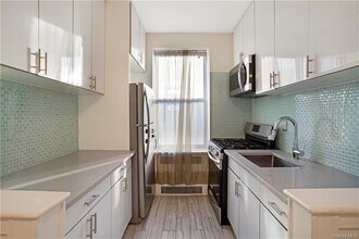 210 Martine Ave, Unit 6H in White Plains, NY - Building Photo - Building Photo