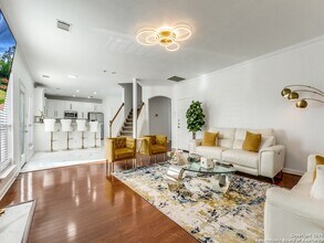 8514 Espanola Dr in Helotes, TX - Building Photo - Building Photo