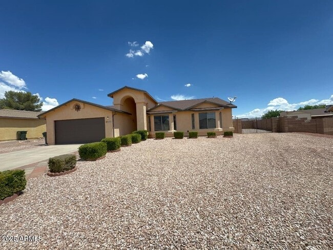 property at 4933 Los Reyes Dr