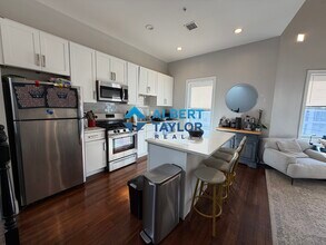 92 Calumet St, Unit 3 in Boston, MA - Foto de edificio - Building Photo