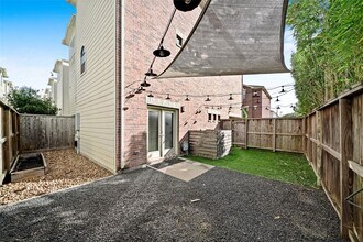 650 Westcross St in Houston, TX - Building Photo - Building Photo