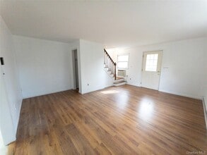 122 Titicus Rd in North Salem, NY - Building Photo - Building Photo