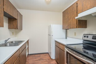 1517 Becker Ave SE in Willmar, MN - Building Photo