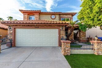 5956 E Phelps Rd in Scottsdale, AZ - Foto de edificio - Building Photo