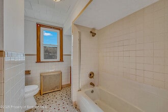 1202 N Webster Ave in Dunmore, PA - Building Photo - Building Photo