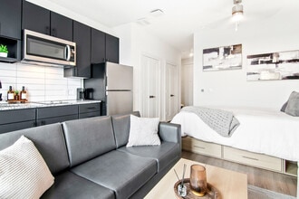 714 Richmond Ave. in Houston, TX - Building Photo - Building Photo