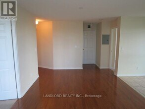 11 Oneida Crescent in Richmond Hill, ON - Building Photo - Building Photo