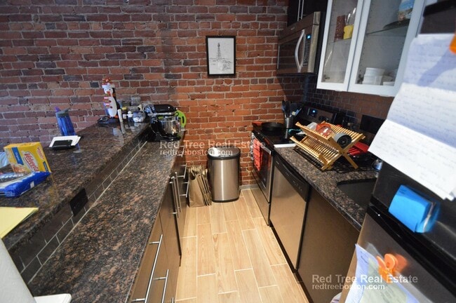 1203 Beacon St in Brookline, MA - Building Photo - Building Photo